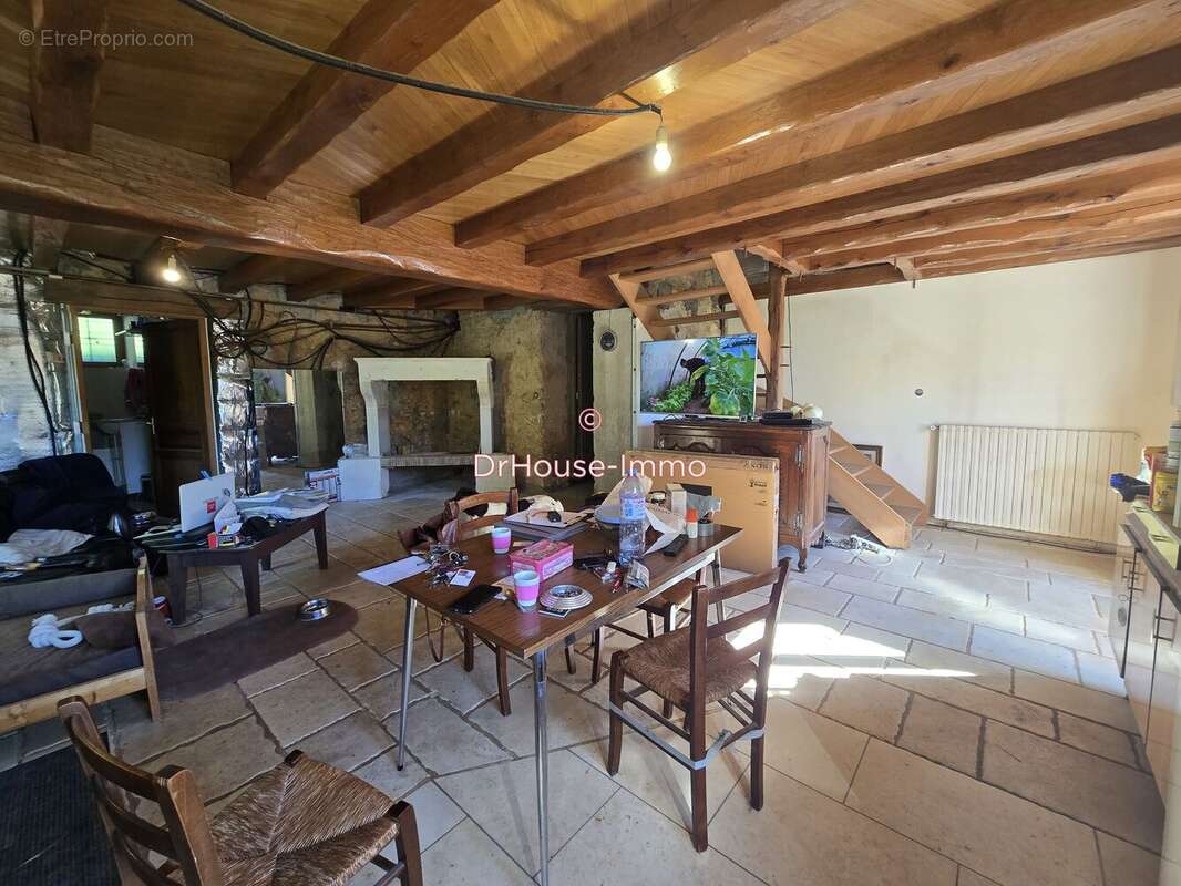 Maison à FONTAINE-LE-COMTE