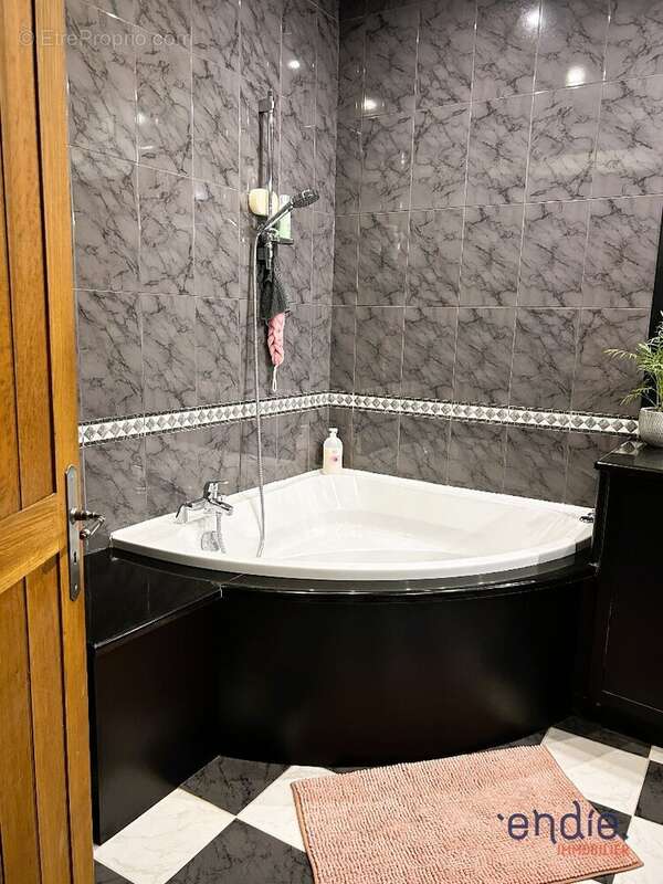 Maison à SAINT-REMY-SUR-CREUSE