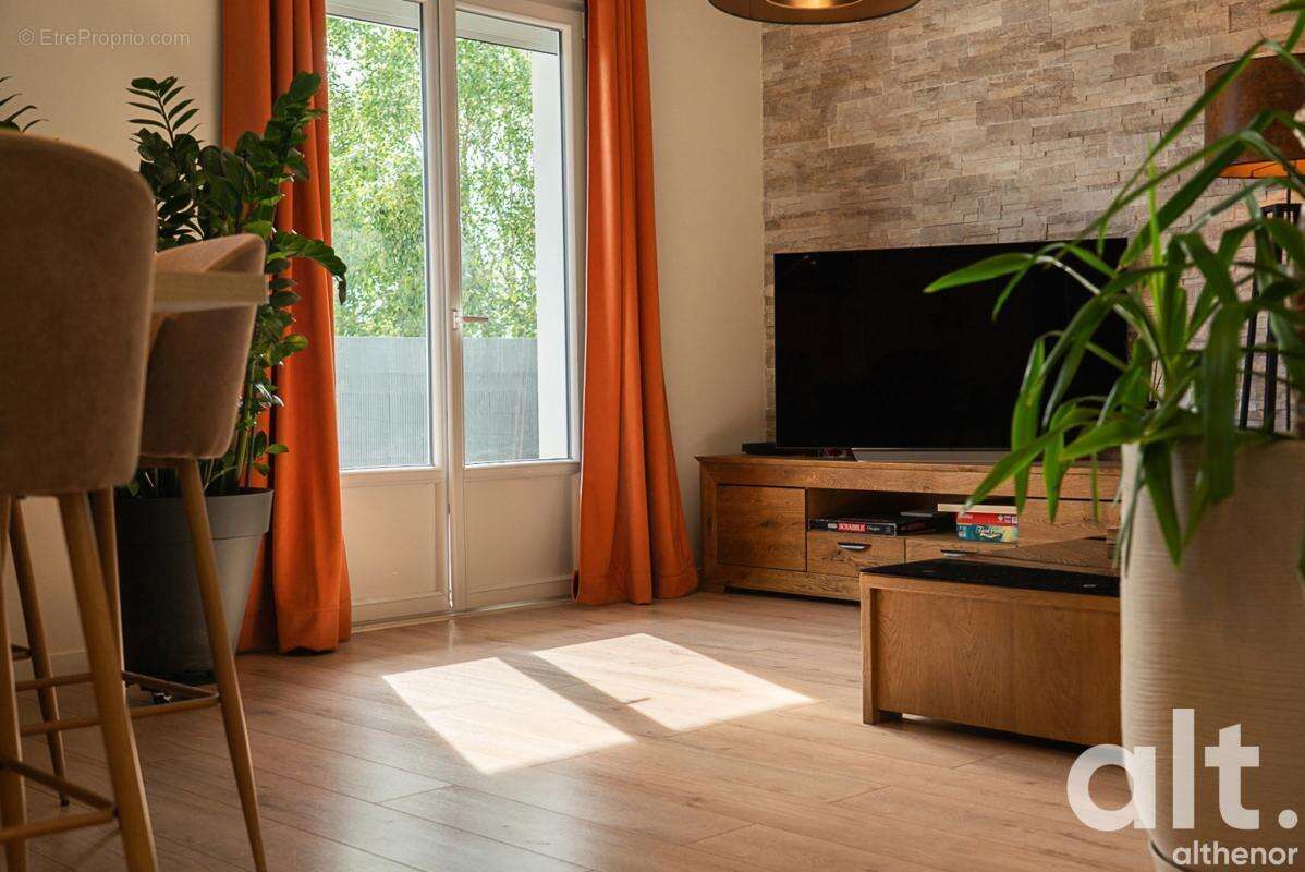 Appartement à Annecy — 3 chambres et traversant - photo 2