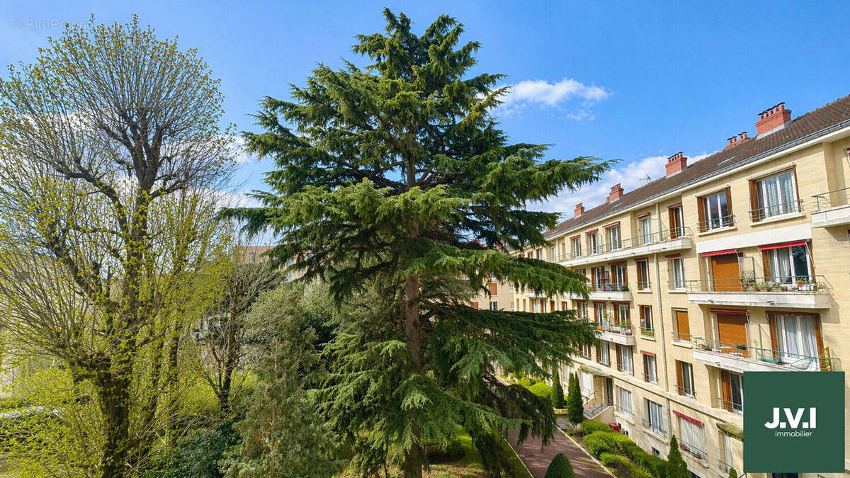 Appartement à ENGHIEN-LES-BAINS