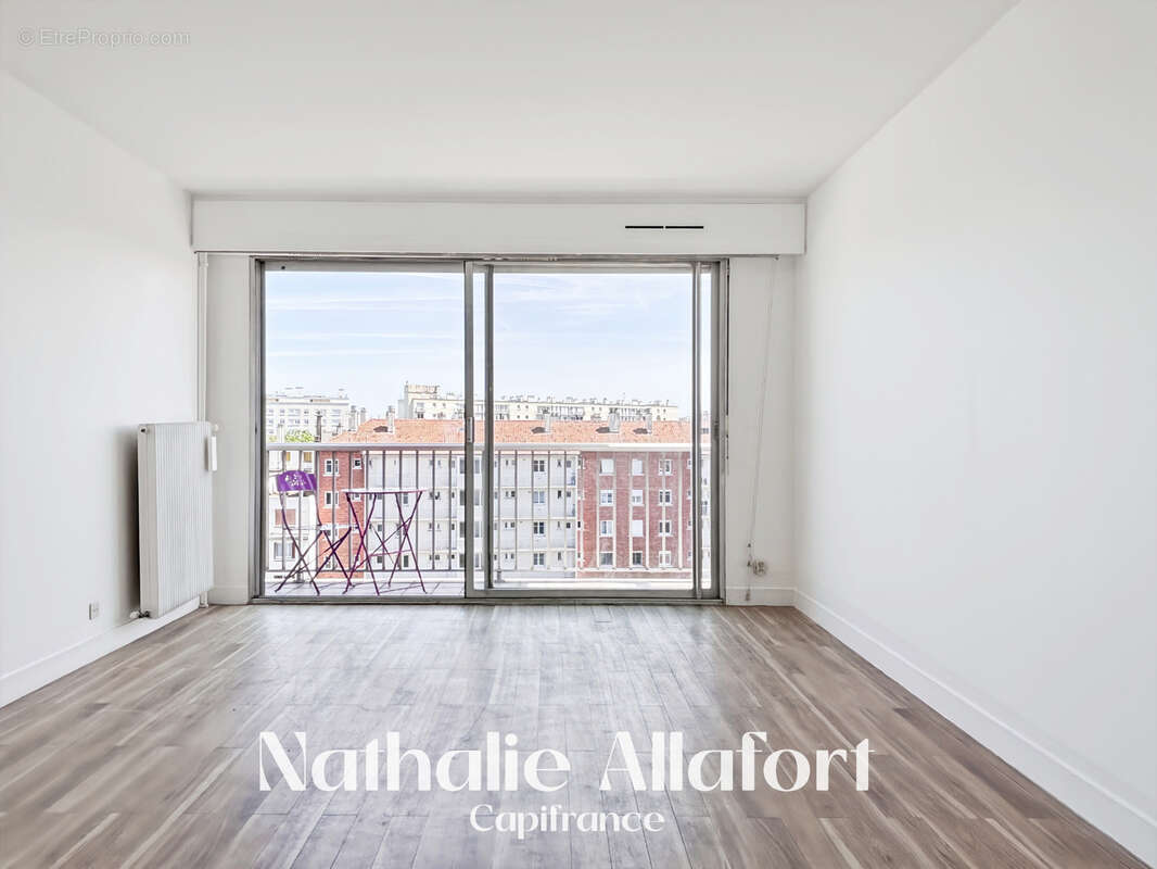 MONTROUGE Métro – 2 pièces, dernier étage, balcon, parking et cave - photo 2