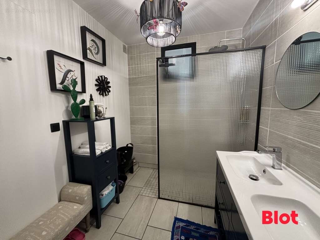 Maison à CHARTRES-DE-BRETAGNE