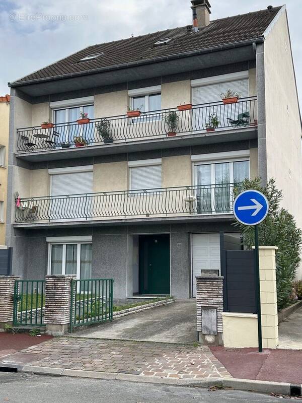 Appartement à LE BLANC-MESNIL
