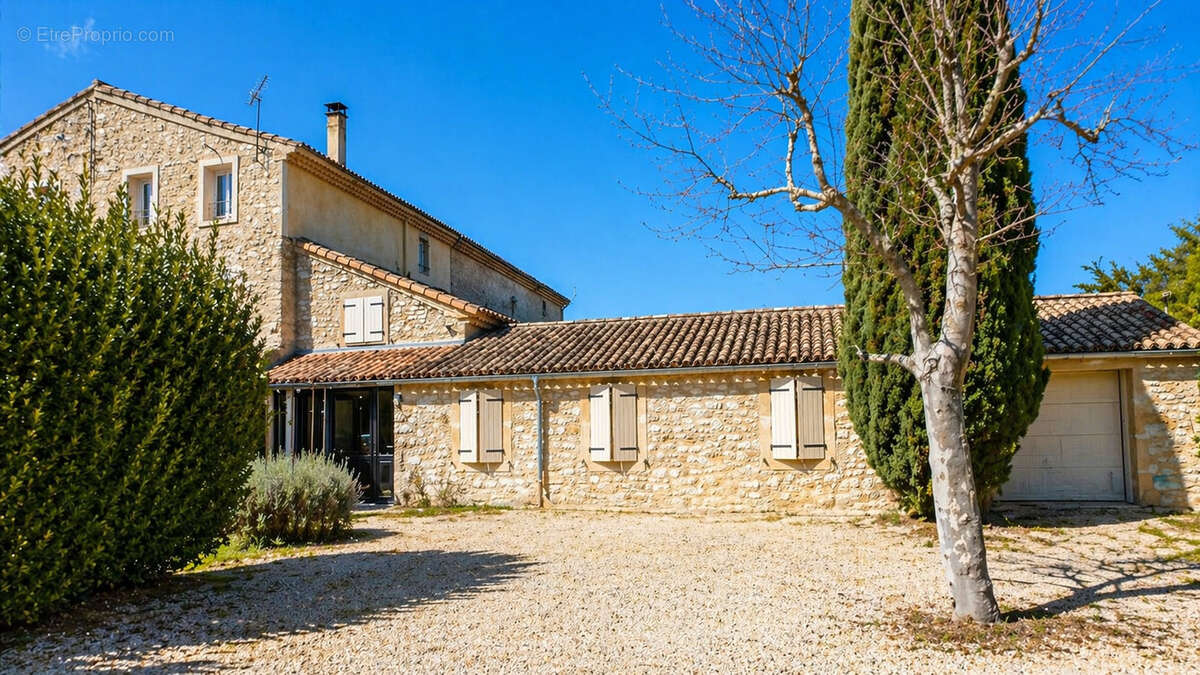 Maison à L'ISLE-SUR-LA-SORGUE