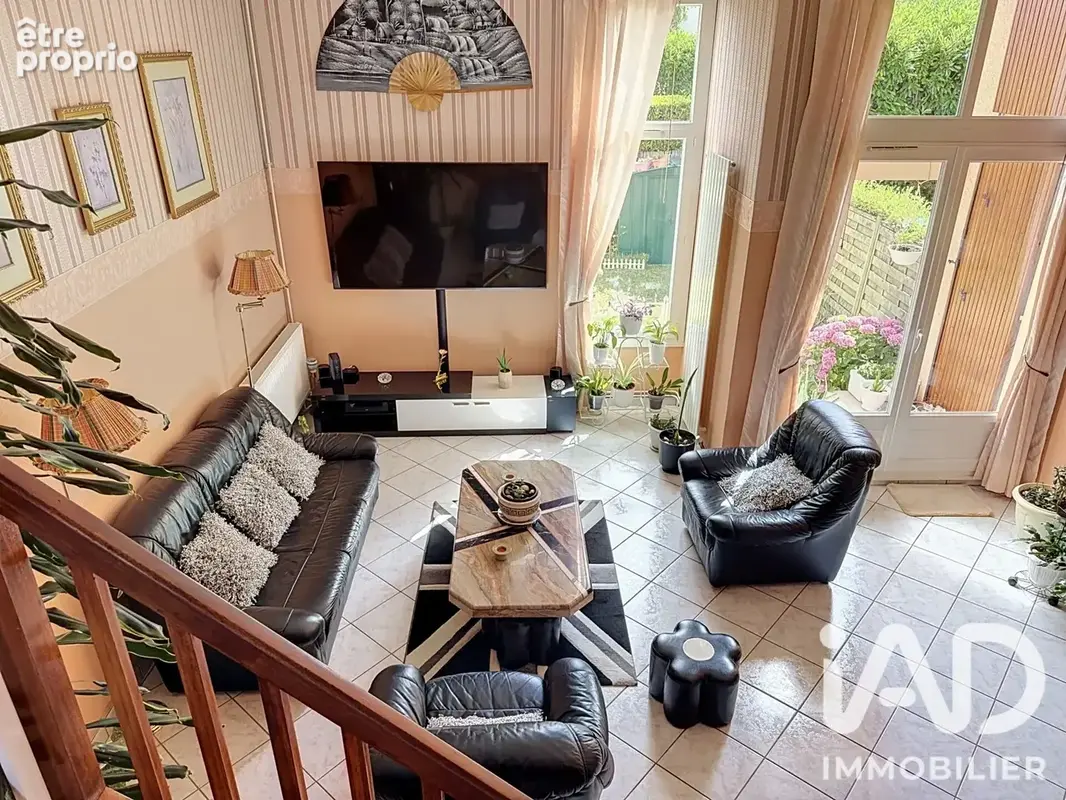 Photo 1 - Maison à MOISSY-CRAMAYEL