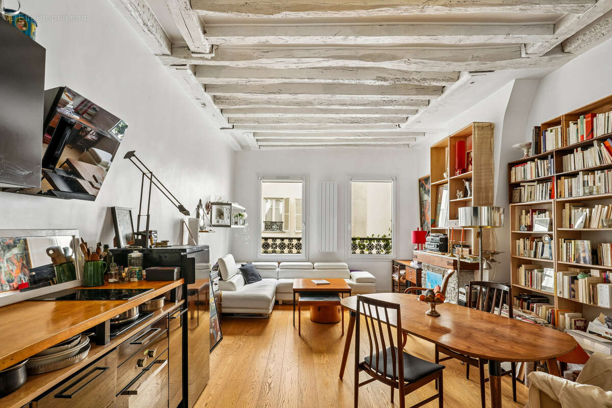 Appartement à PARIS-3E