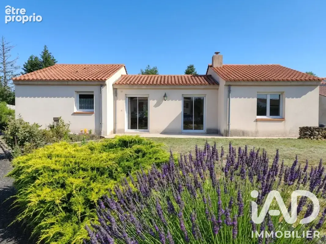 Photo 1 - Maison à CHALLANS