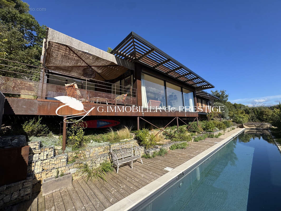 Une villa contemporaine en bois et acier en position dominante - photo 18