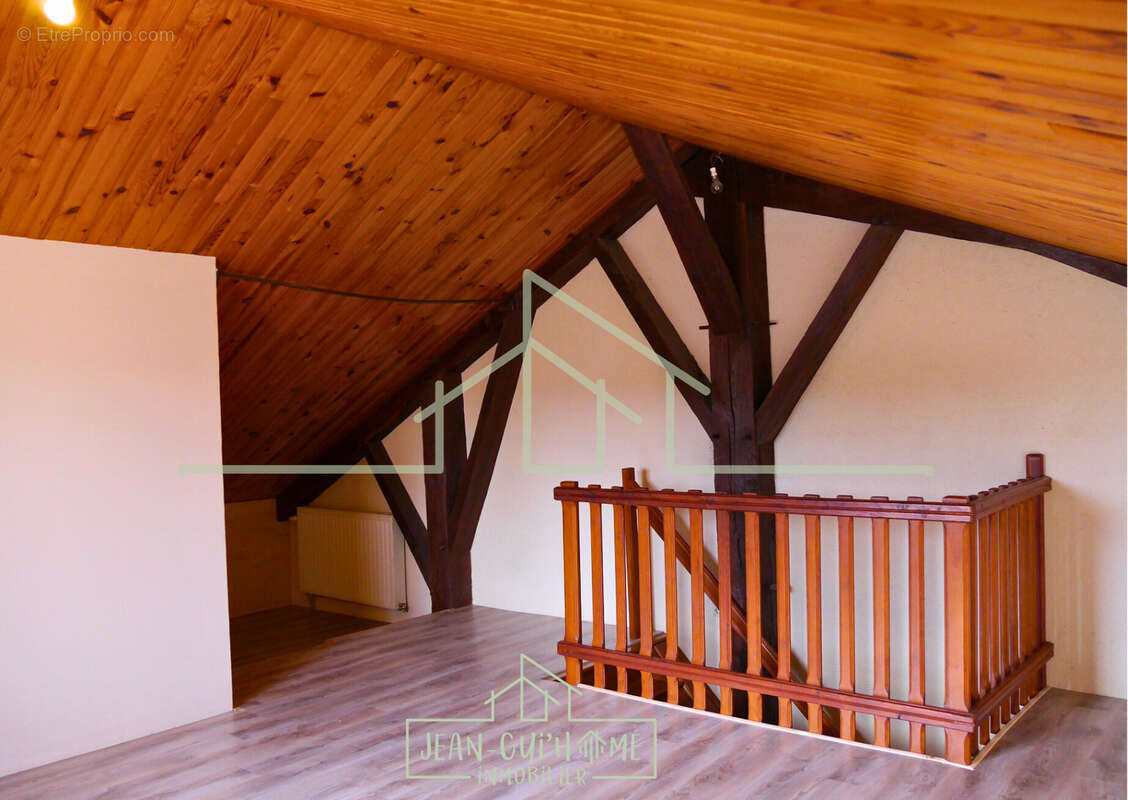 Appartement à JARMENIL