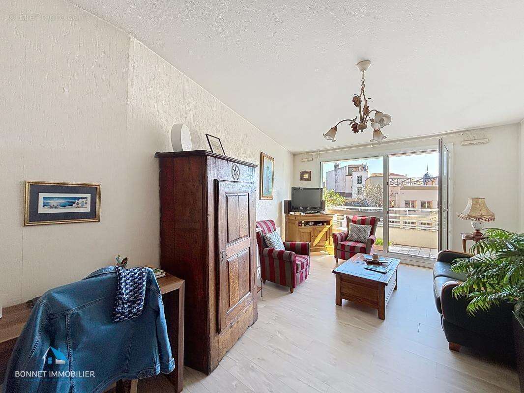 Grand T2 de 61 m² avec terrasse, garage et ascenseur – Loué jusqu'en 2027 - photo 2