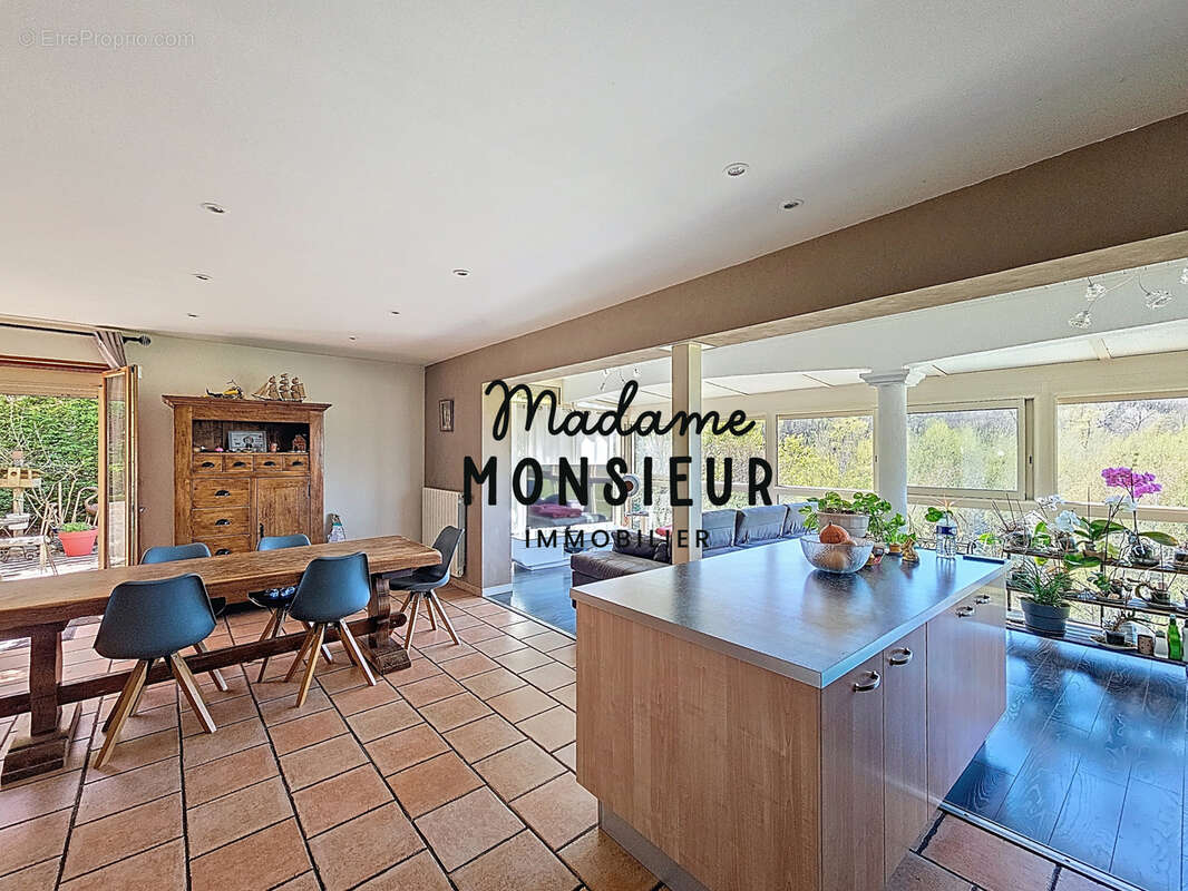 Maison à SAINT-CHEF