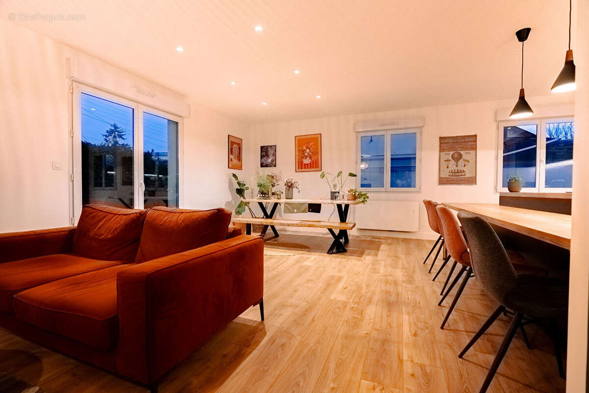 Appartement à LES PONTS-DE-CE