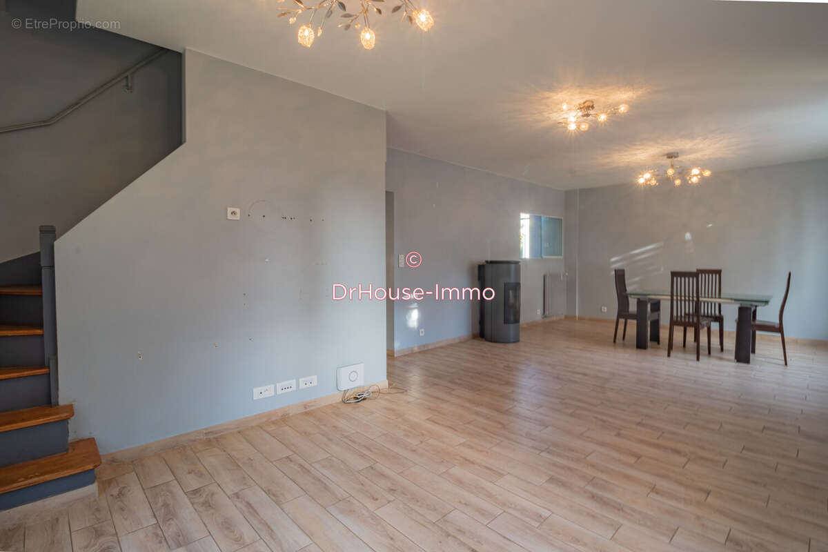 Maison à FEUCHEROLLES