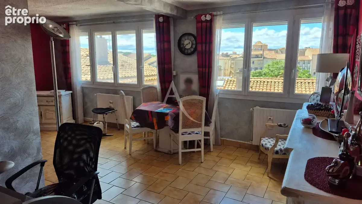 Appartement T3 77m², vue cathédrale, cave, dernier étage - photo 5