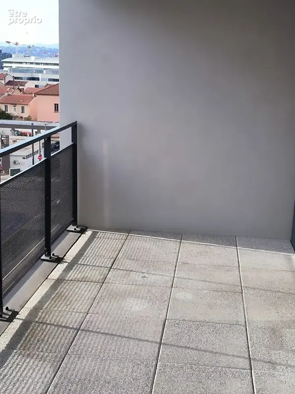 T3 LYON 8e  Standing 1996 AVEC BALCON ET Ascenseur - photo 4