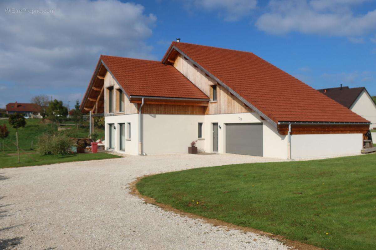 Maison à PONTARLIER