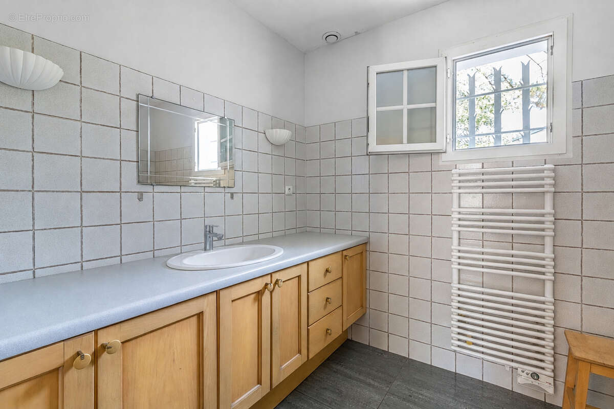 BIDART - PLATEAU - Maison familiale avec jardin arboré - photo 10