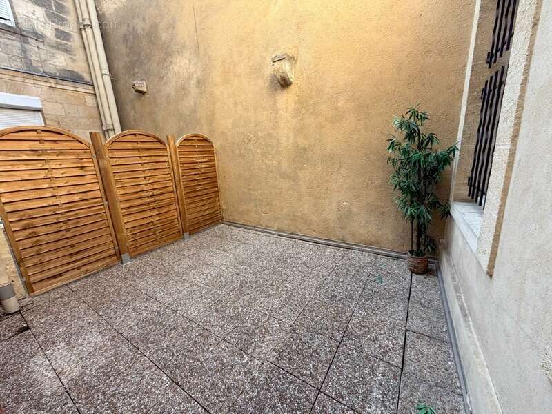Appartement t3 (dpe c) avec terrasse - bordeaux quartier st pierre/camille jullian - immeuble en pierre rénové - photo 3