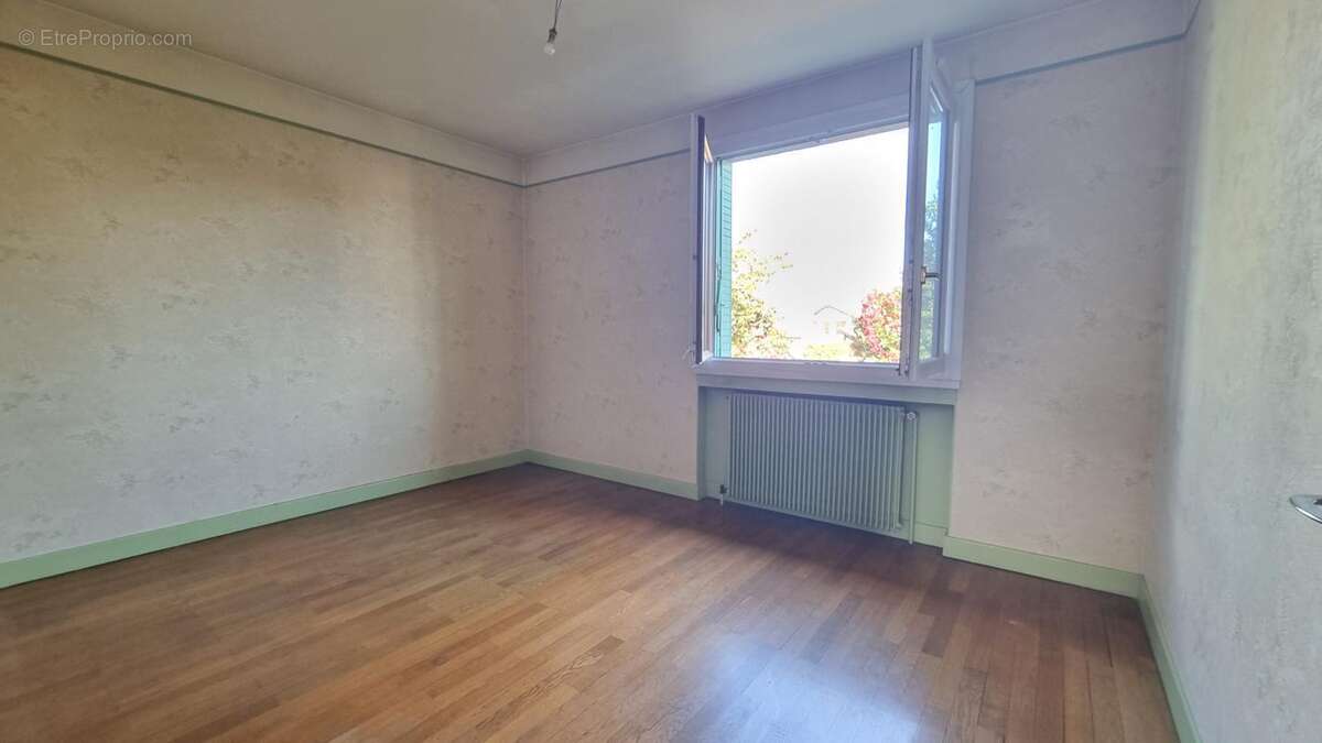 Maison à FONTAINES-SAINT-MARTIN