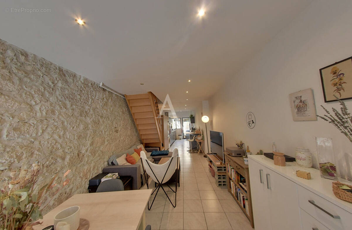 Maison à CASTELSAGRAT