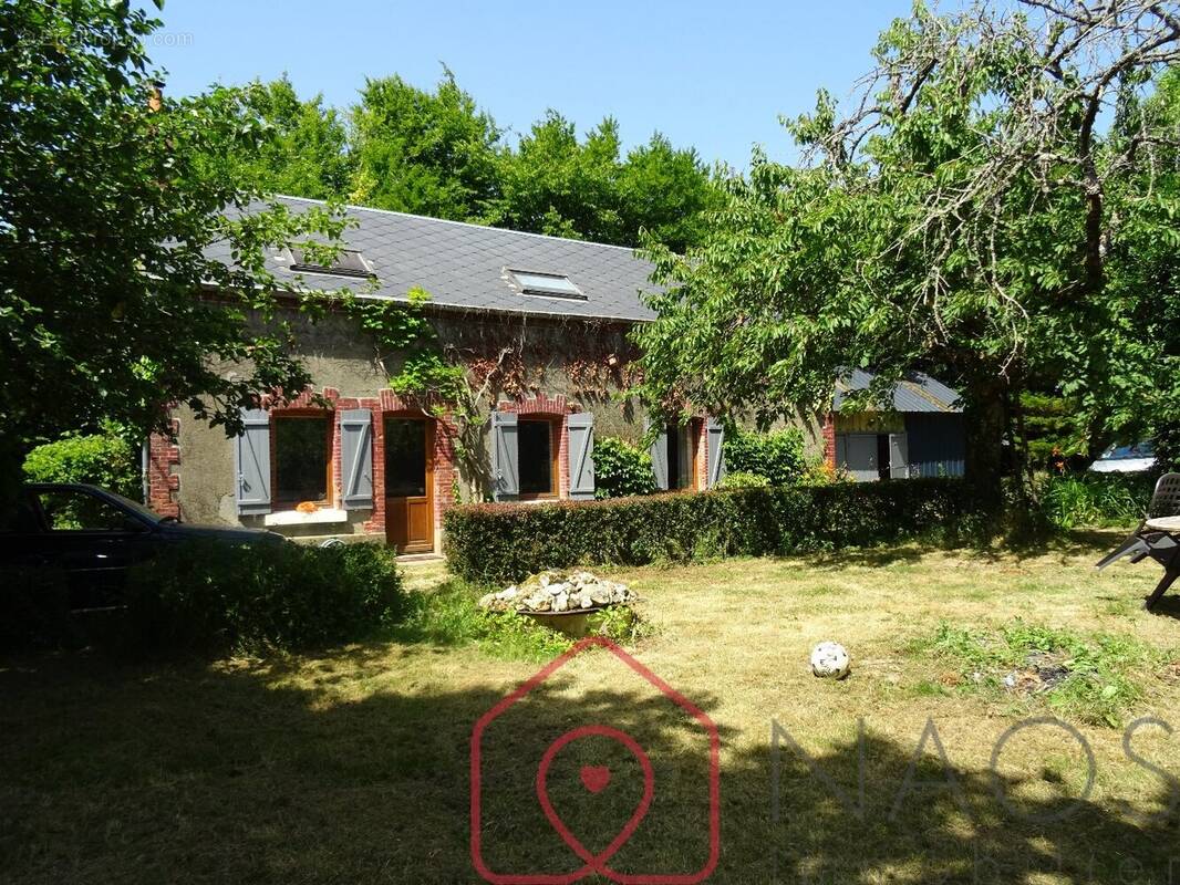 Maison à IVOY-LE-PRE