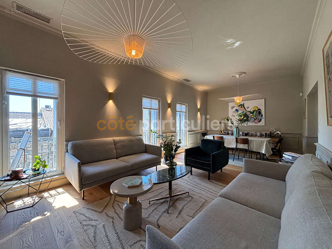 Appartement haussmannien  avec terrasse - photo 4