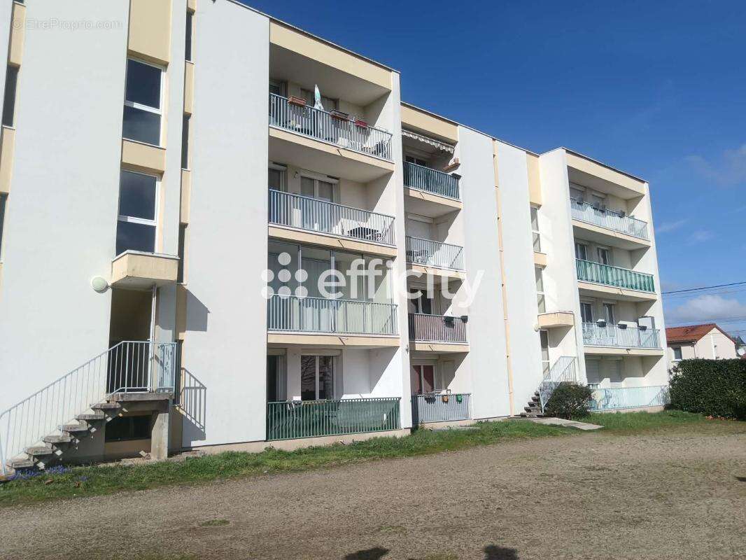 Appartement à SURY-LE-COMTAL