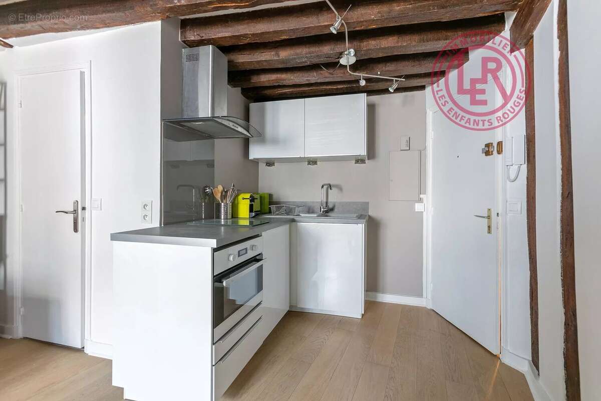 Paris 6ème -  Saint-Germain-des-Prés - Rue de Buci - Studio avec ascenseur - photo 4