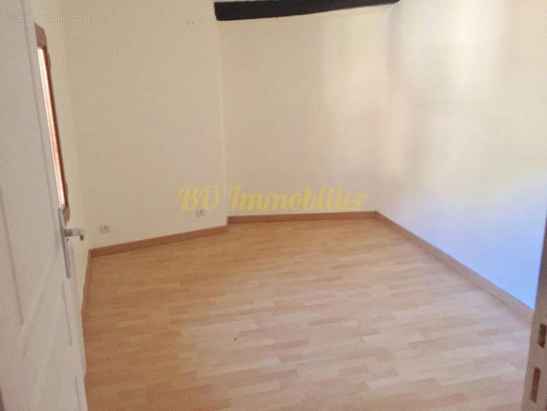 Appartement à ROQUESTERON