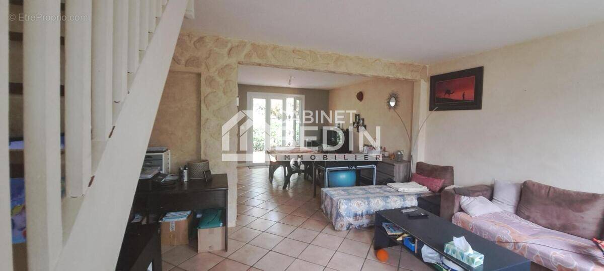 Maison à AMBARES-ET-LAGRAVE