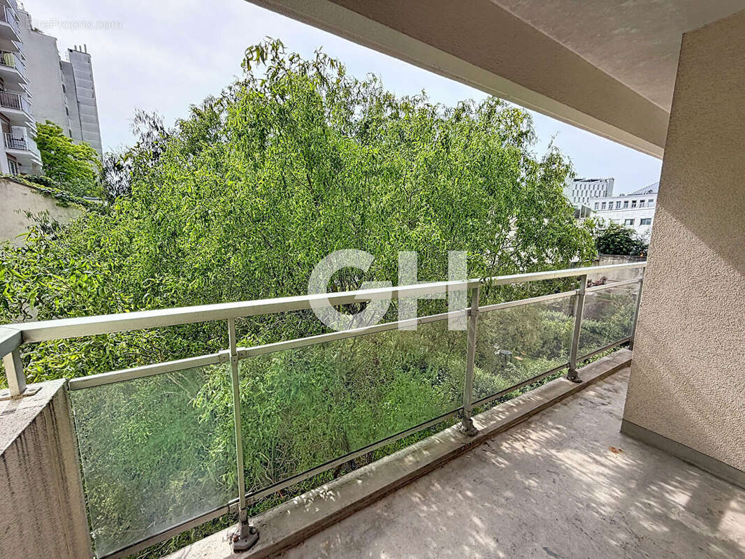 Appartement à PARIS-20E