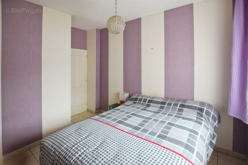 Maison à SAINT-SERNIN-DU-PLAIN