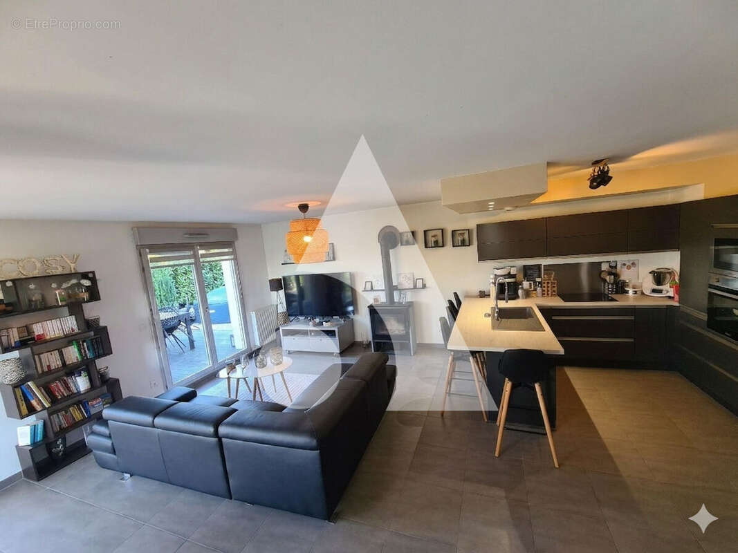 Maison à CRECY-LA-CHAPELLE