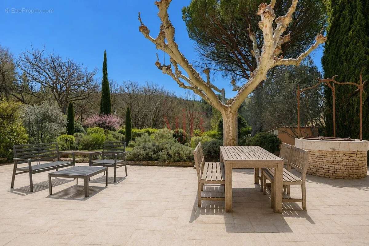 Maison 193 m² à Le Tholonet  - photo 3