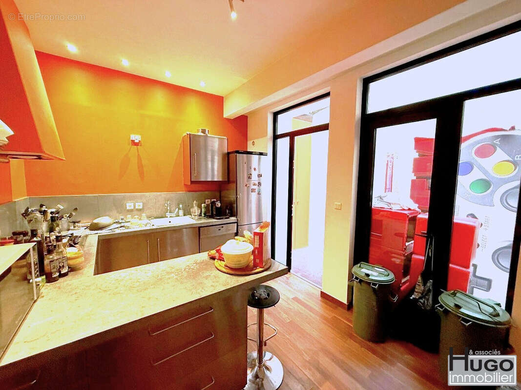 Bordeaux- jardin public- rue de la course- duplex 200m² + patio + 3 caves ! - photo 5
