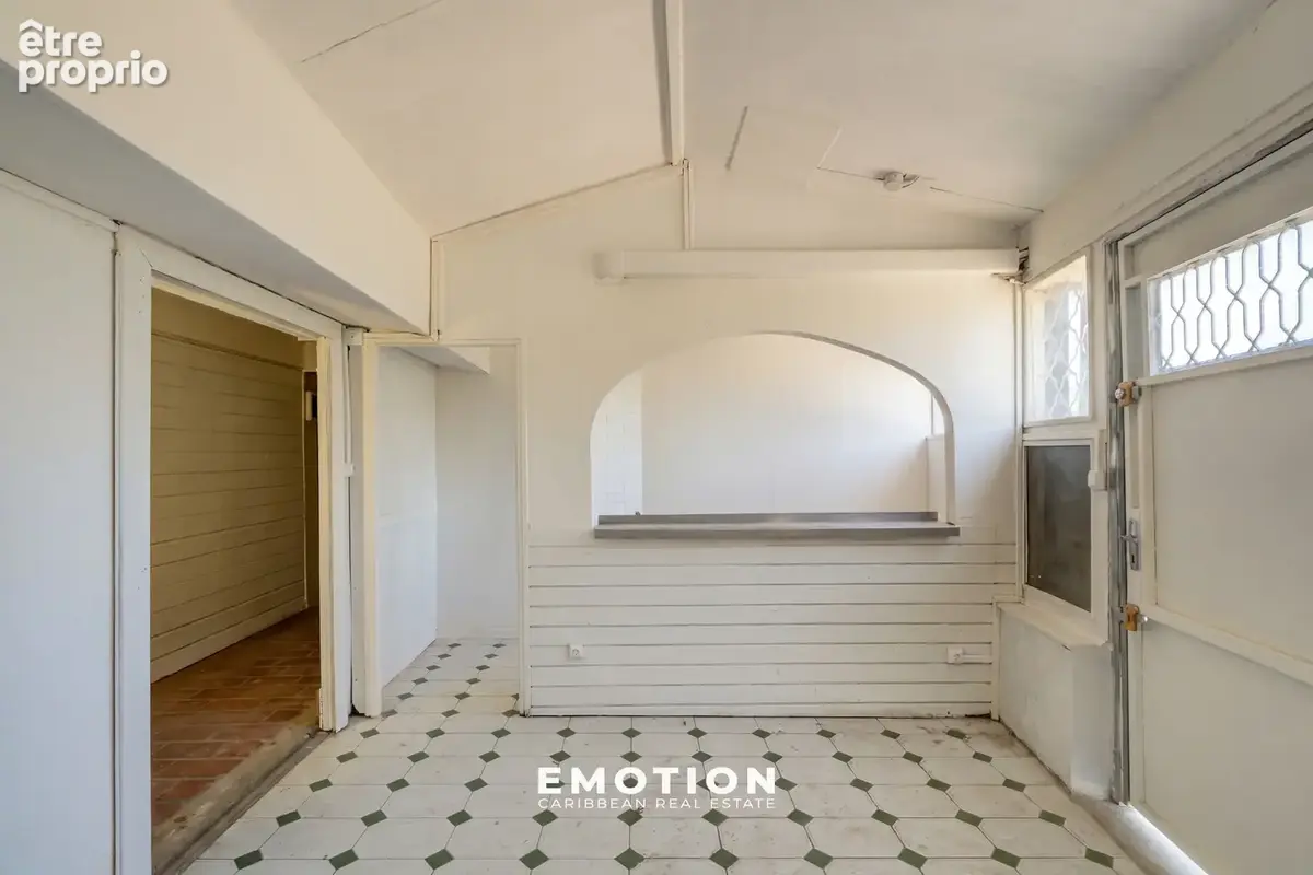 Local commercial 44 m2 - Le Gosier - photo 2