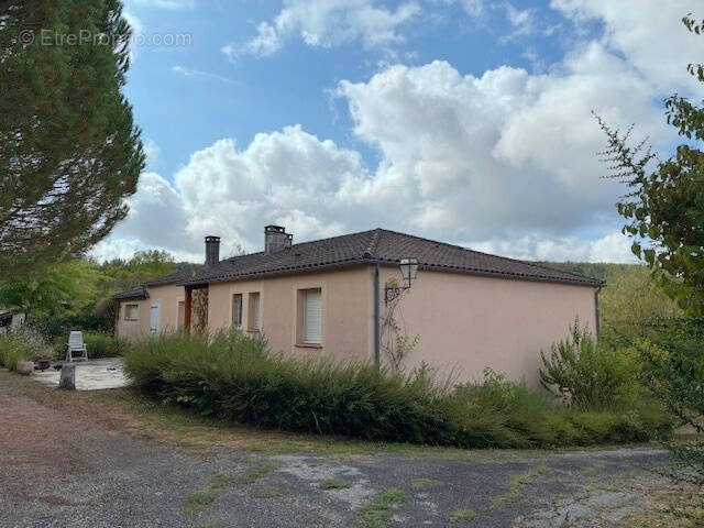 Maison à BAGAT-EN-QUERCY