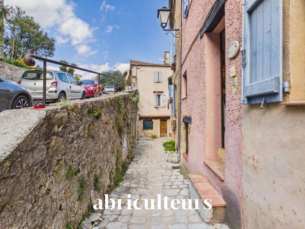 Maison de village - Rentabilité brute 7,0 % en vente à Callian (83440) - photo 8