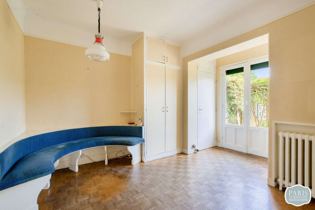 Maison à ISSY-LES-MOULINEAUX