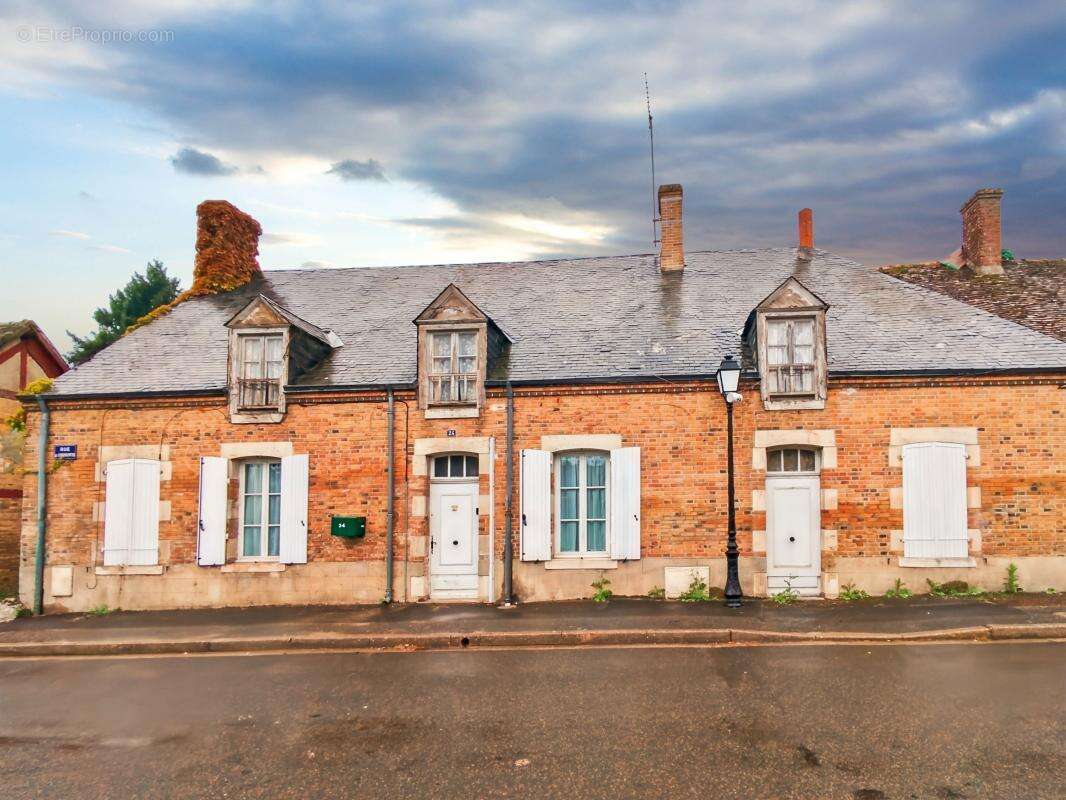 Maison à CHAUMONT-SUR-THARONNE