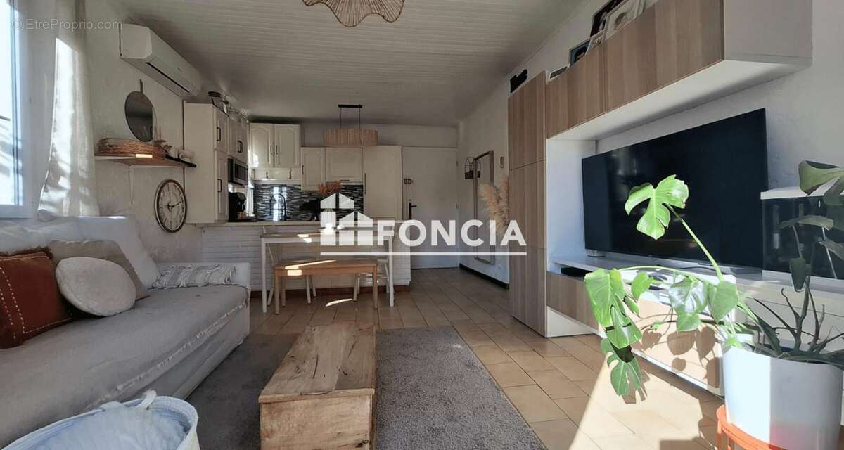 Appartement à LA LONDE-LES-MAURES