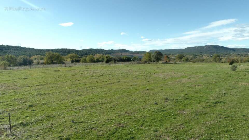 Terrain 610 m² à Lecques  - photo 2