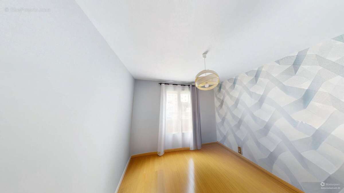 Appartement à SAINT-JEAN-DE-LA-RUELLE
