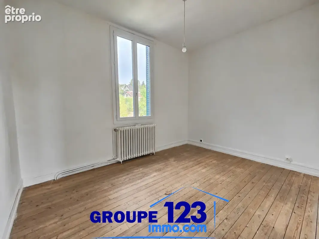 À Migennes, une maison de caractère et sa dépendance - photo 6