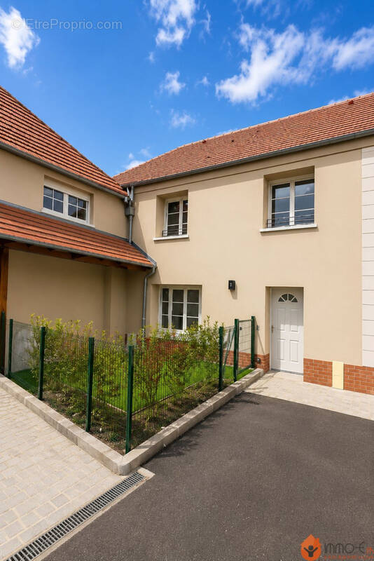 Maison à BUSSY-SAINT-GEORGES