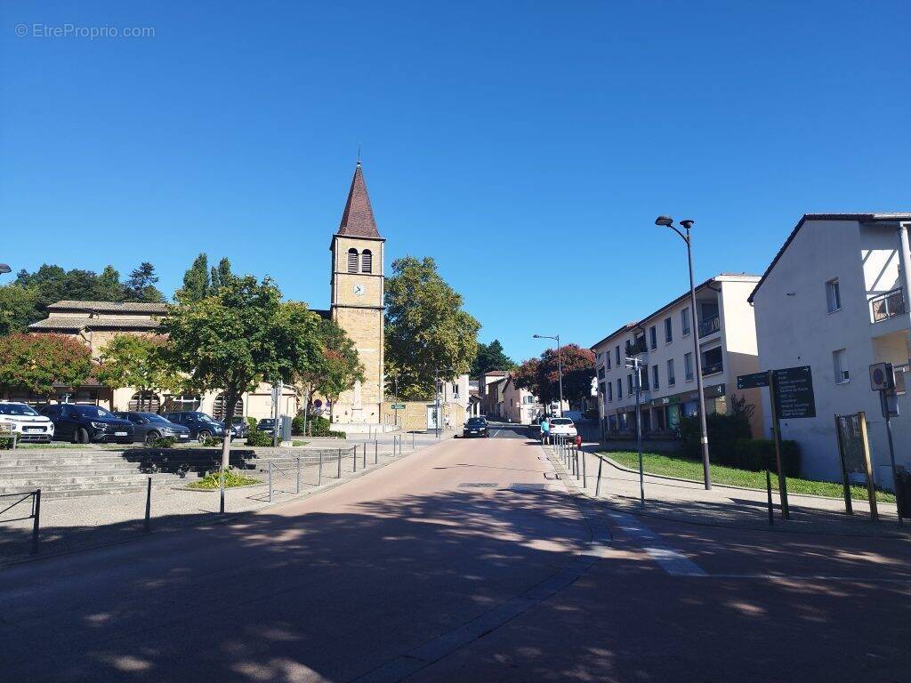 Appartement à FONTAINES-SAINT-MARTIN
