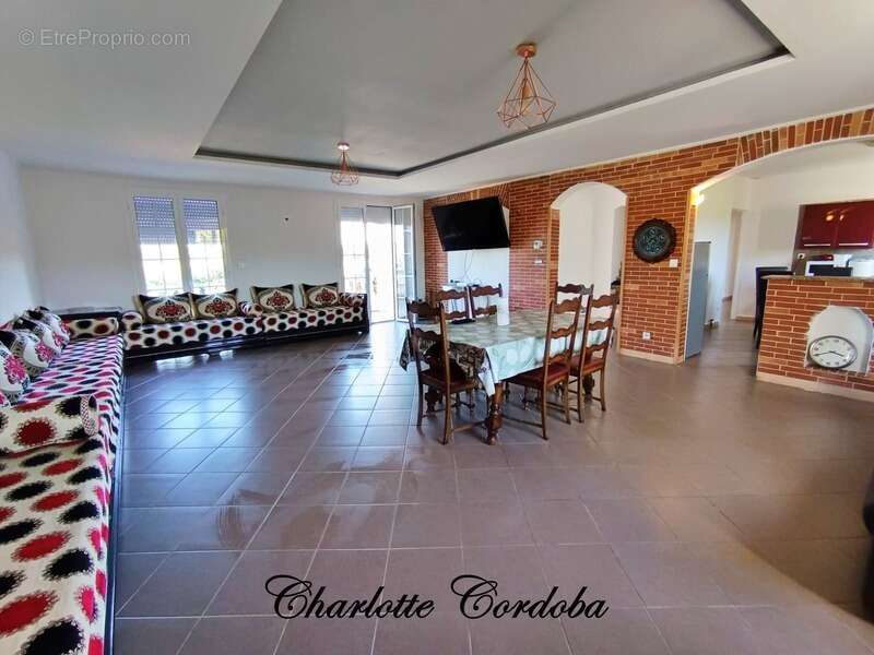 Maison à FEUGAROLLES