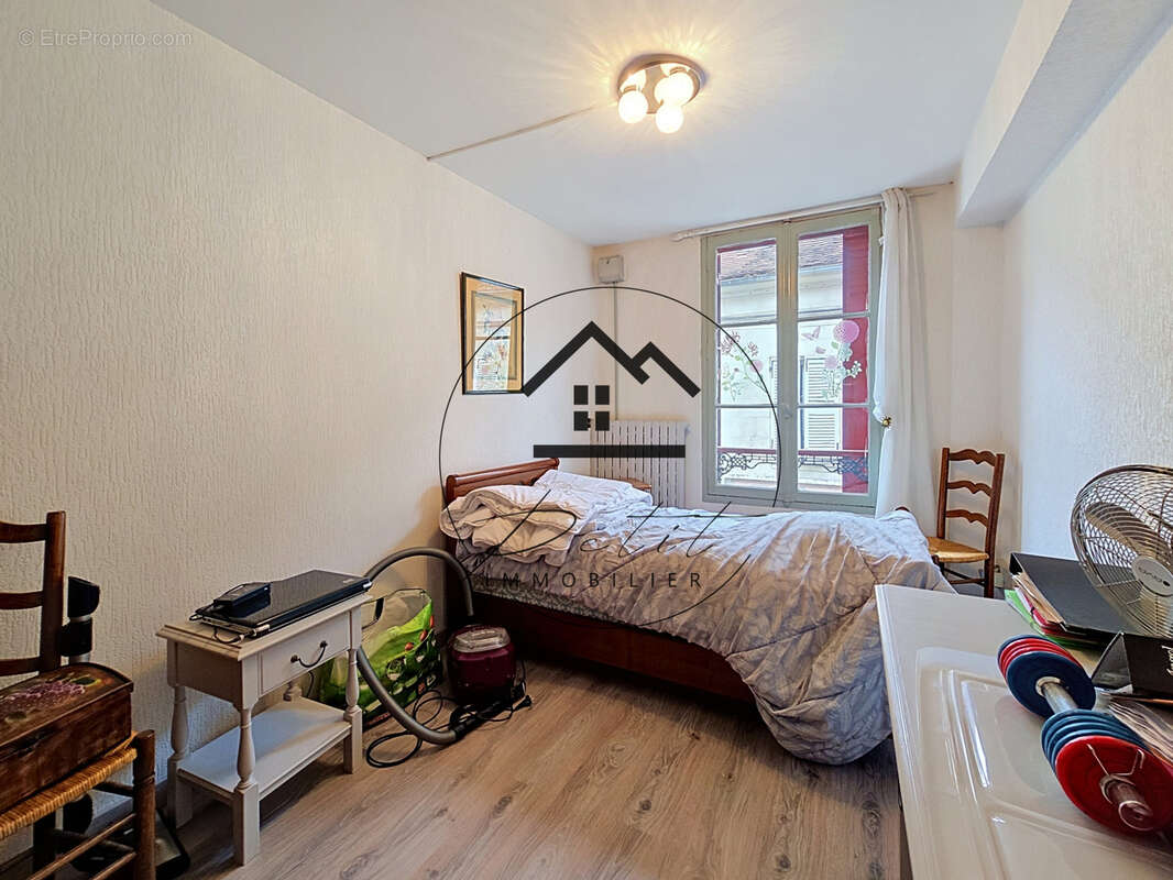 Appartement à MOUY