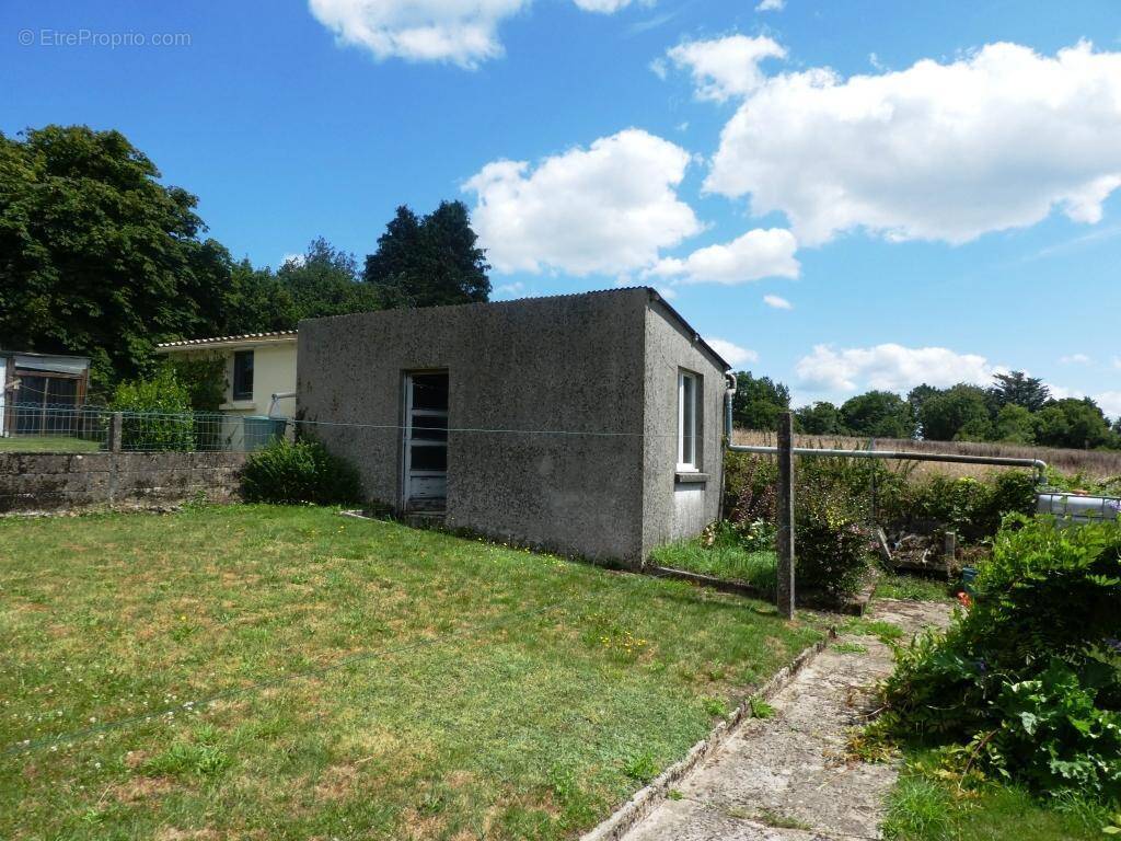Maison 86 m² à Le Croisty  - photo 4