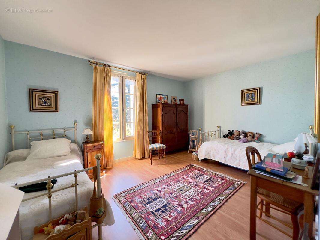 Maison à MONTFAUCON-MONTIGNE